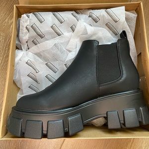 Tinstree Black Chunky Platform booties